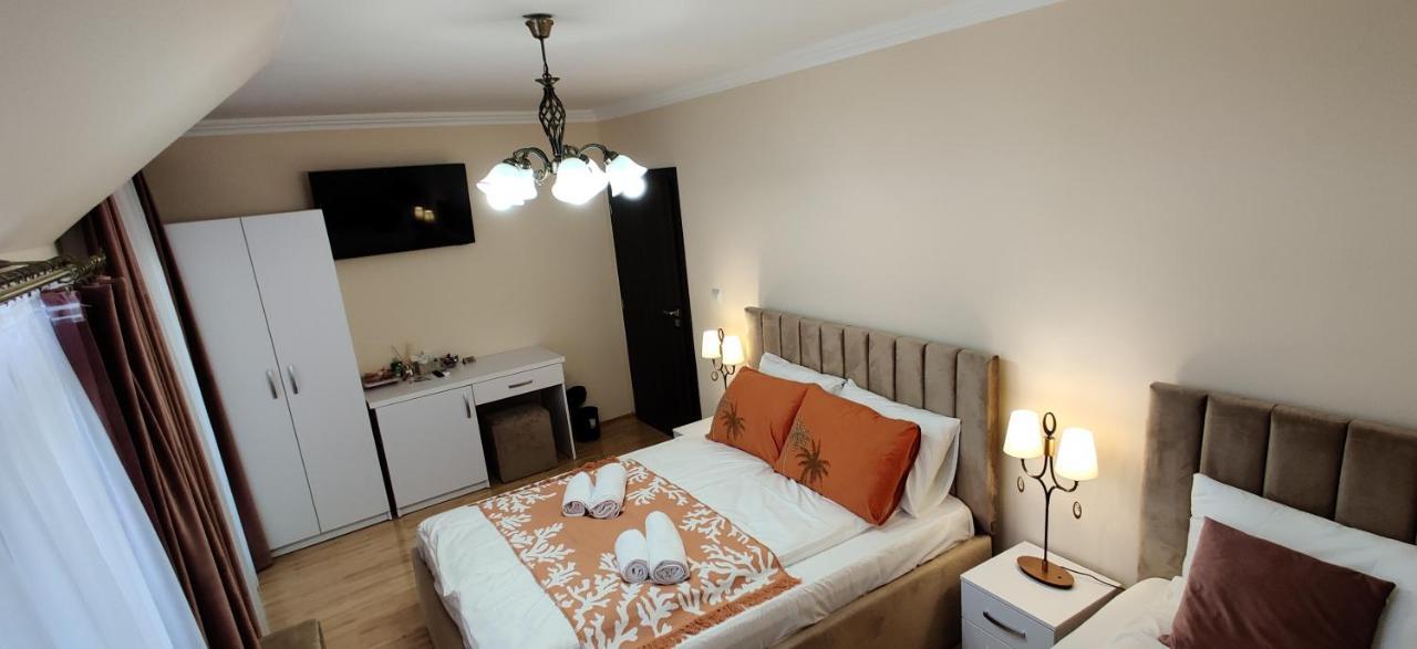 Casa Blanco Hotel Oradea Exterior photo