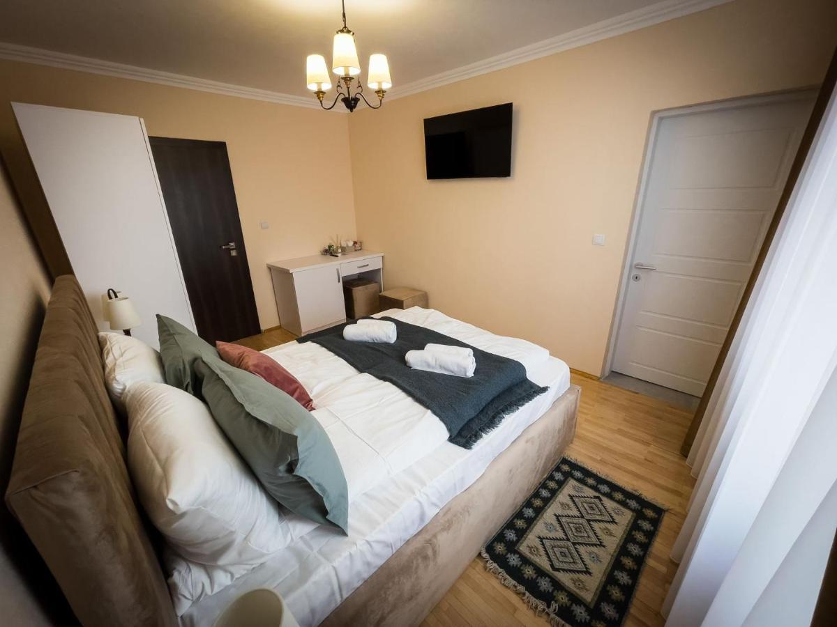 Casa Blanco Hotel Oradea Exterior photo